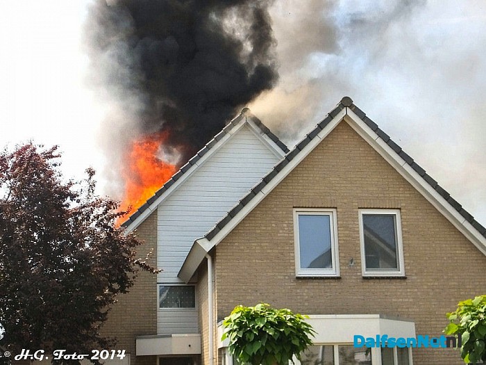 Grote Woningbrand in Dalfsen (Update) - Foto: H.G. Foto