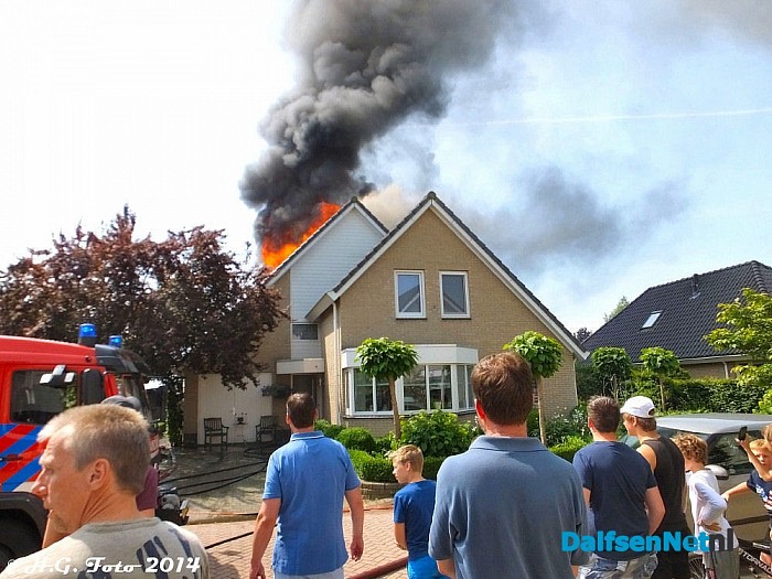 Grote Woningbrand in Dalfsen (Update) - Foto: H.G. Foto