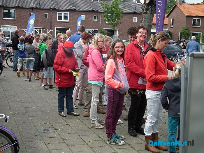 Fietsdriedaagse van Toerclub Dalfsen gestart - Foto: Robert Bril