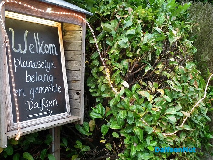 Plaatselijk belang Dalfsen doet schenking en krijgt bezoek van college - Foto: Robert Bril