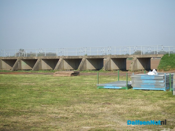 Brug Vechterweerd richting afwerking