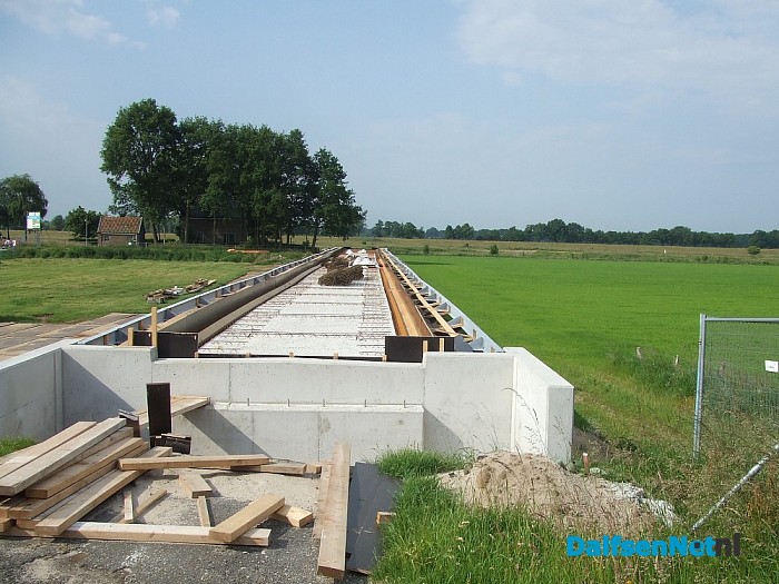 Brug Vechterweerd richting afwerking