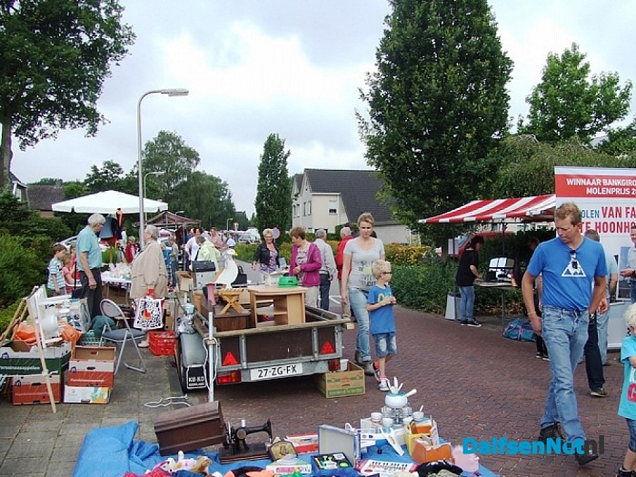 Braderie tijdens het sproeifeest weer gezellig druk