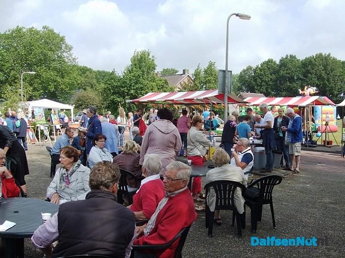 Braderie tijdens het sproeifeest weer gezellig druk