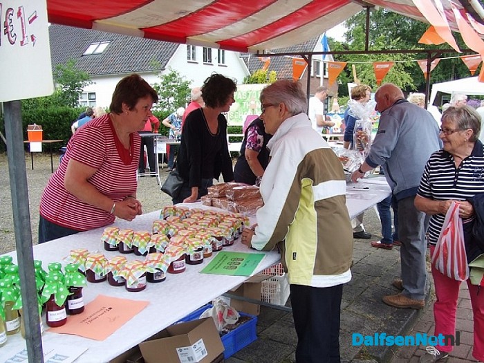 Braderie tijdens het sproeifeest weer gezellig druk