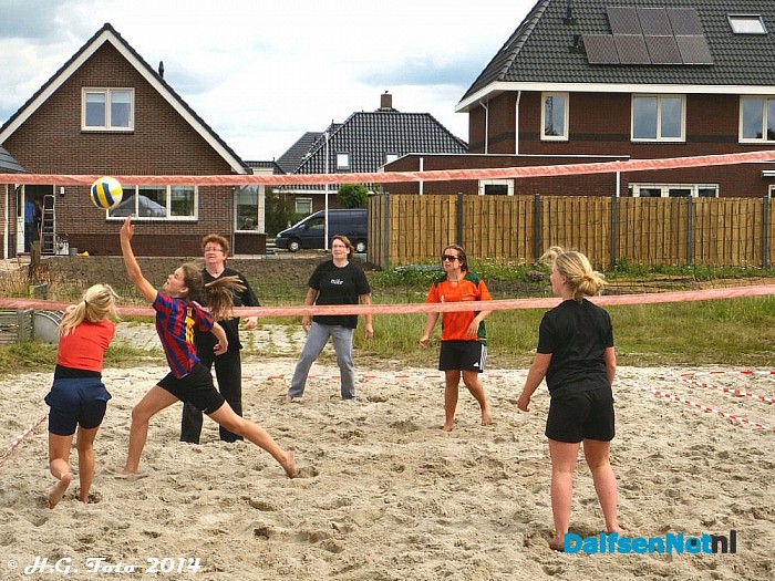Beachvolleybal Oudleusen. - Foto: H.G. Foto