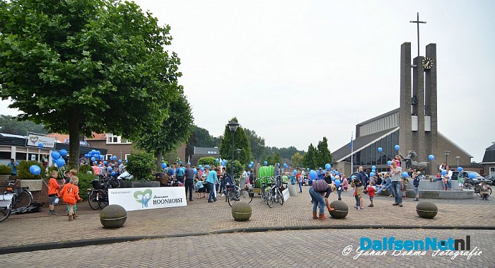 Sproeifeest was gisteren weer goed bezocht - Foto: Johan Bokma