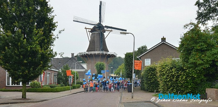 Sproeifeest was gisteren weer goed bezocht - Foto: Johan Bokma