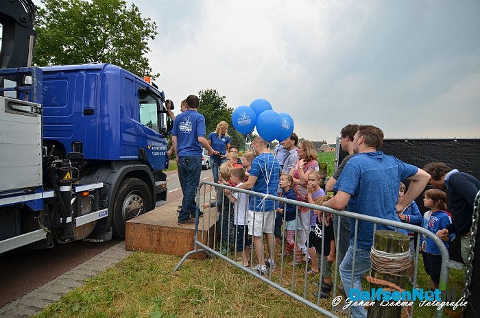 Sproeifeest was gisteren weer goed bezocht - Foto: Johan Bokma