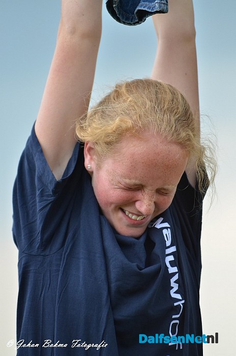 Teams strijden tegen elkaar bij Sproeifeest - Foto: Johan Bokma