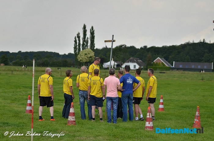 Teams strijden tegen elkaar bij Sproeifeest - Foto: Johan Bokma