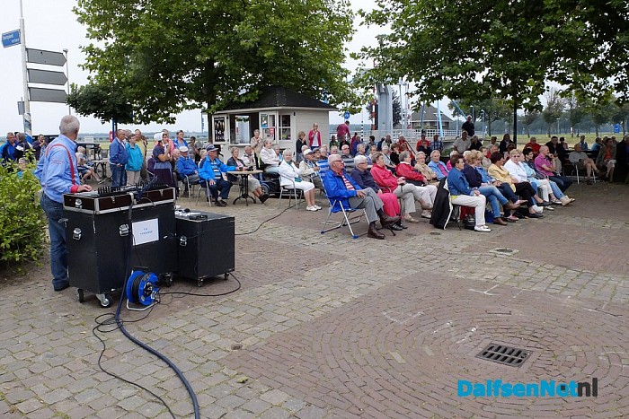 foto’s van optreden Stuwzangers 2e blauwe bogendag