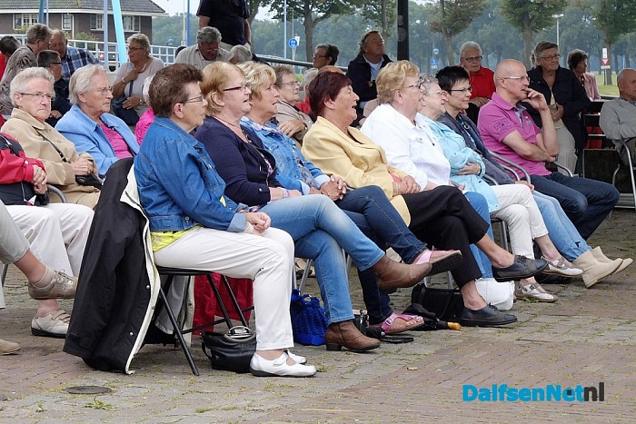 foto’s van optreden Stuwzangers 2e blauwe bogendag