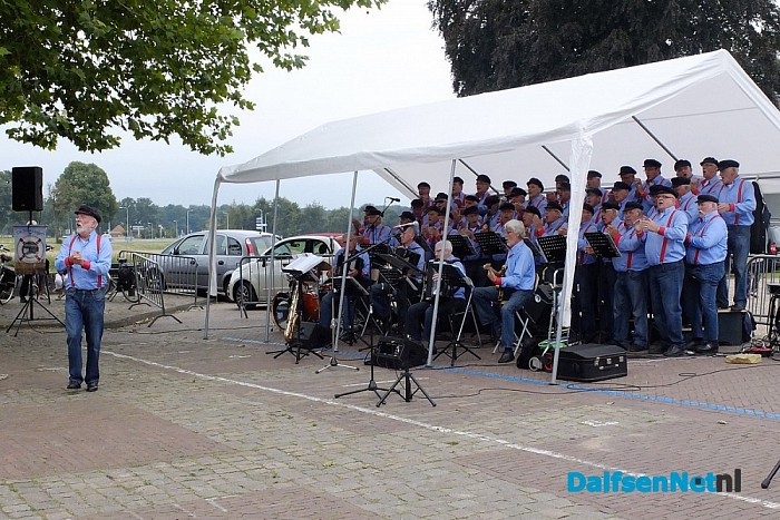 foto’s van optreden Stuwzangers 2e blauwe bogendag