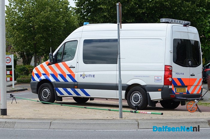 Ongeval met gewonde op rotonde Rondweg Dalfsen - Foto: Johan Bokma