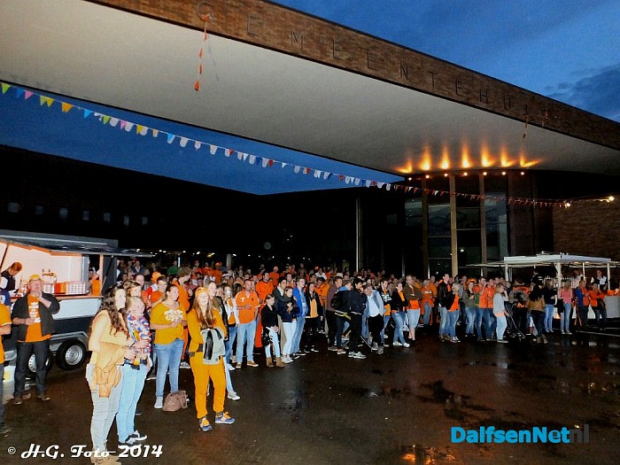 Oranje mag naar huis. - Foto: H.G. Foto