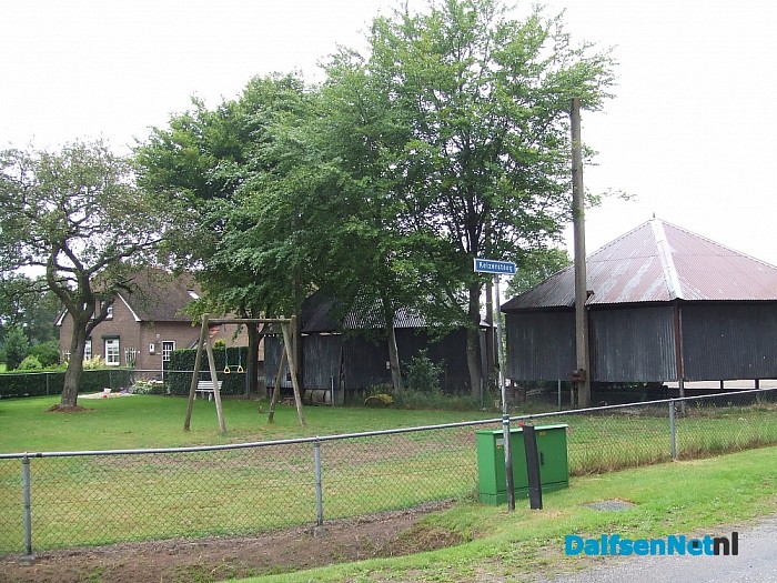 Meer mooie boerderijen nabij dorp Dalfsen (met Update)