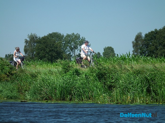 Vakantie? Prachtig weer om Dalfsen vanaf de Vecht te ontdekken! - Foto: Robert Bril