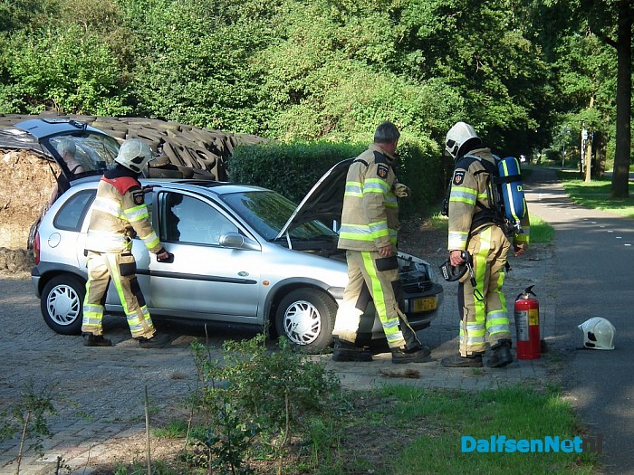 Klein autobrandje Rechterensedijk - Foto: Robert Bril