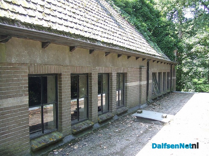 De eerste school in het veld van Lemele
