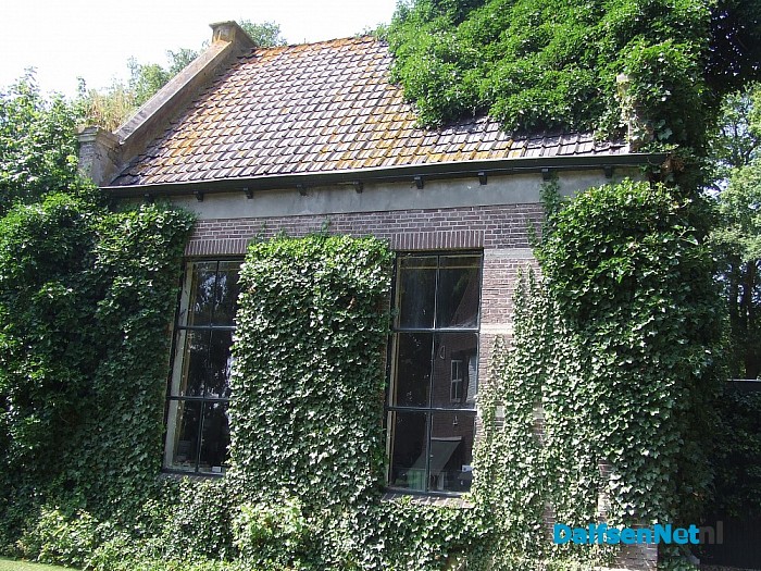 De eerste school in het veld van Lemele