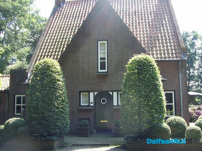 De eerste school in het veld van Lemele