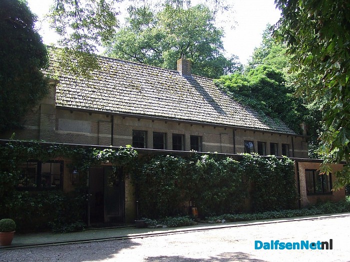 De eerste school in het veld van Lemele