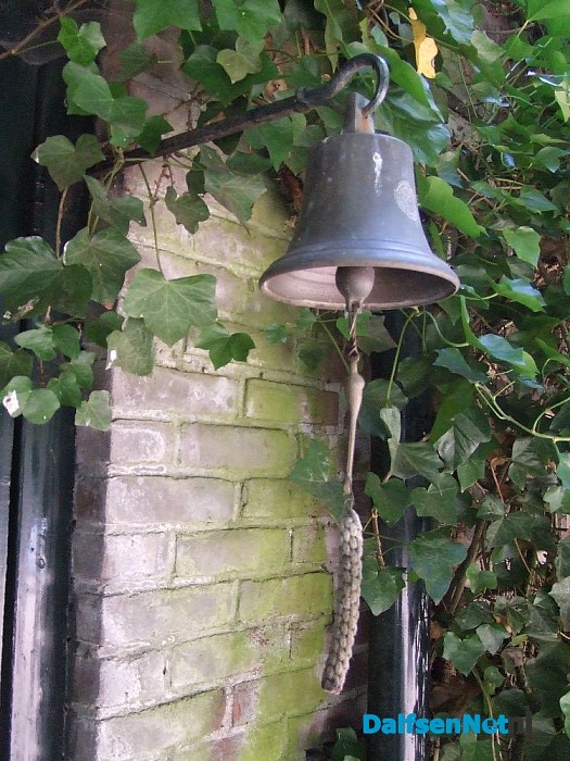 De eerste school in het veld van Lemele