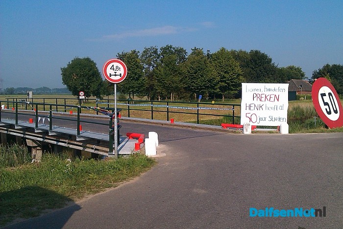 Linthorstbrug in de slingers