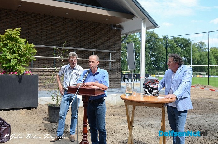 Opening van de nieuwe Potstal in Hoonhorst - Foto: Johan Bokma