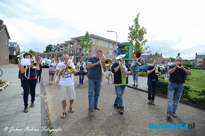 Feest aan de Brandkolkstraat - Foto: Johan Bokma