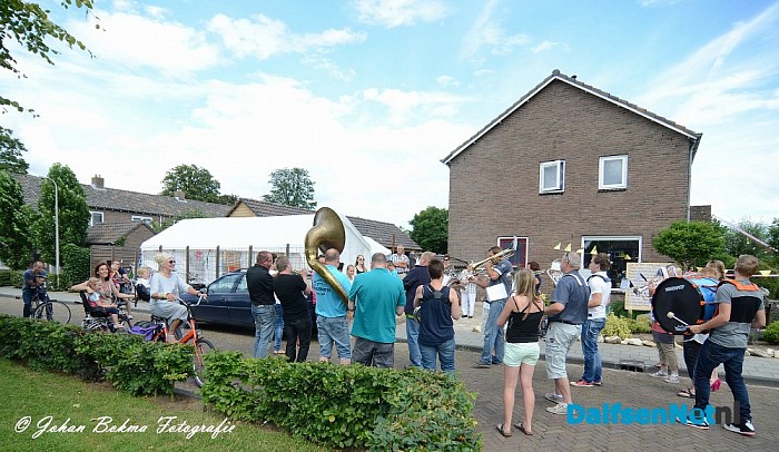 Feest aan de Brandkolkstraat - Foto: Johan Bokma