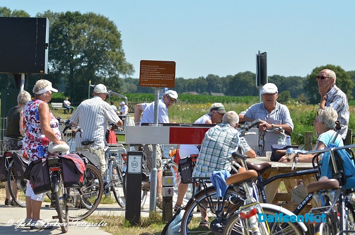 Pontje bediende vandaag menig passant - Foto: Johan Bokma