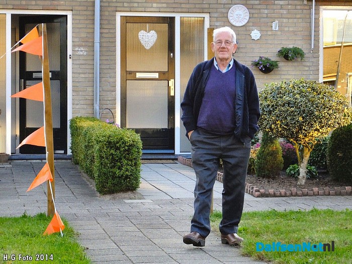 Voorbereidingen Oranjefeest in volle gang. - Foto: H.G. Foto