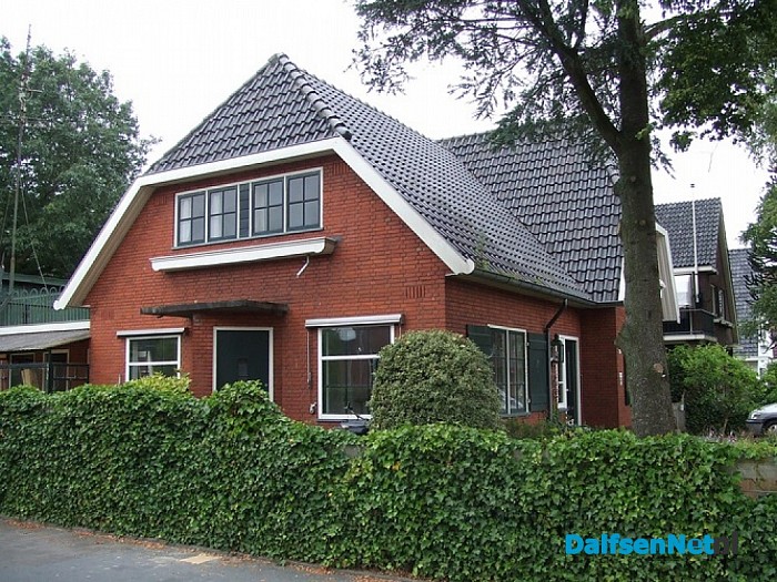 Monumenten Burgemeester Backxlaan 317 / 319 Nieuwleusen.