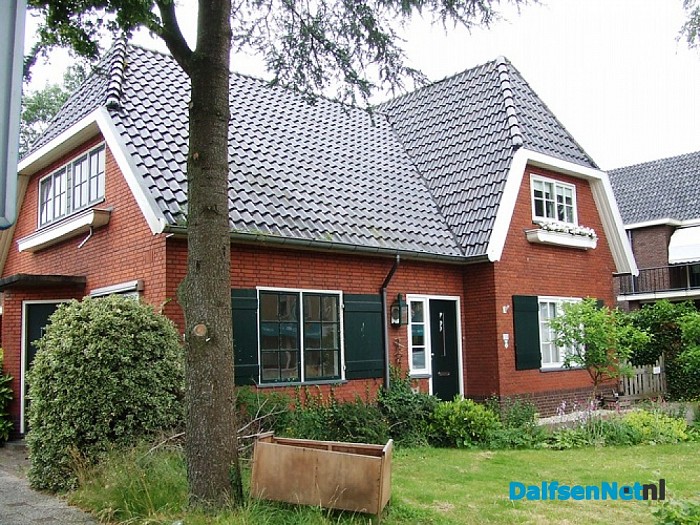Monumenten Burgemeester Backxlaan 317 / 319 Nieuwleusen.