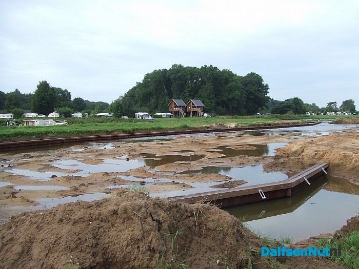 Ommen is volop in het graven aan de Vecht