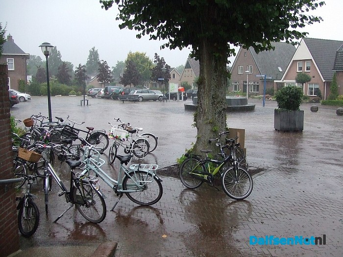 Dorpspleinfeest Hoonhorst deels verregend