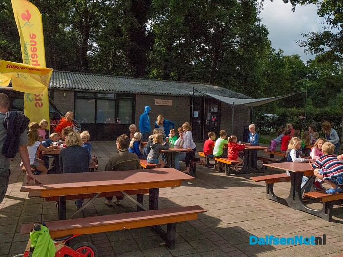 Stöppelhaene promotiebus op Camping Starnbosch