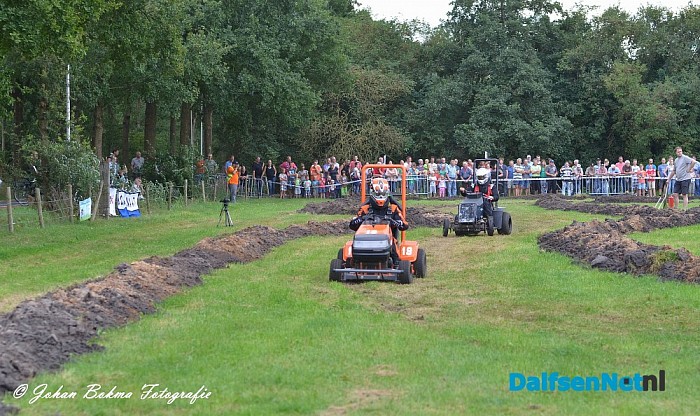 Zitmaaierrace bij Sukerbietenfeest - Foto: Johan Bokma