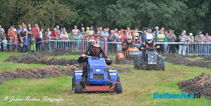 Zitmaaierrace bij Sukerbietenfeest - Foto: Johan Bokma
