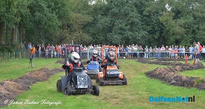 Zitmaaierrace bij Sukerbietenfeest - Foto: Johan Bokma