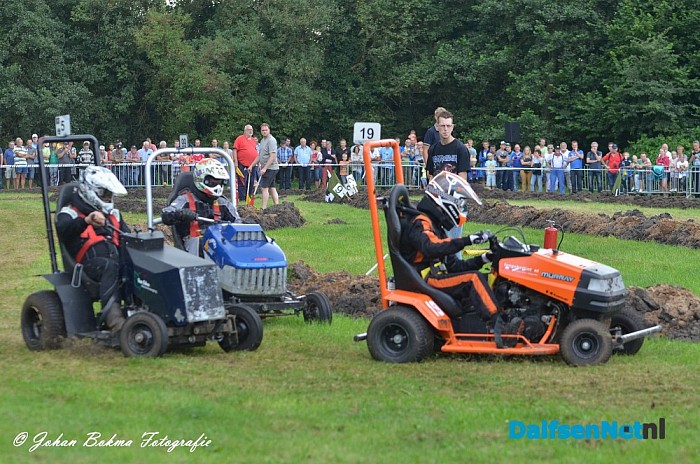 Zitmaaierrace bij Sukerbietenfeest - Foto: Johan Bokma