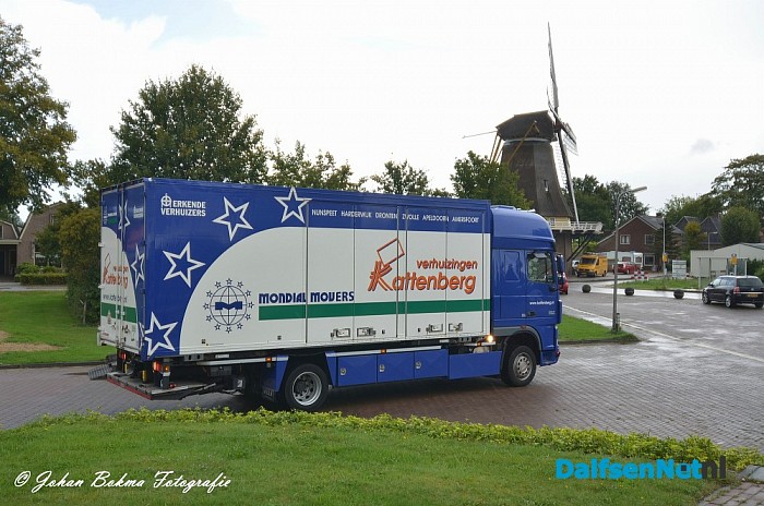 Bibliotheek verhuist - Foto: Johan Bokma