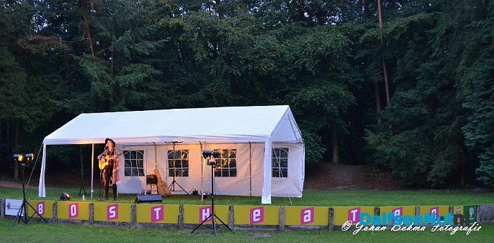 John Hill & Chayah in het Bostheater Ommen. - Foto: Johan Bokma