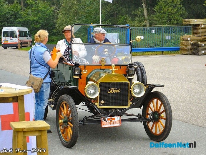 Nationale rode kruis Rally bij Foreco. - Foto: H.G. Foto