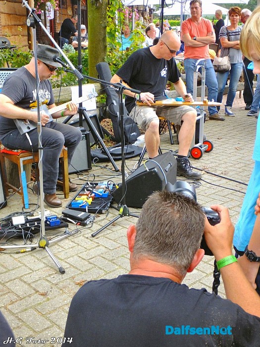 1e cigarbox guitar festival een succes. - Foto: H.G. Foto