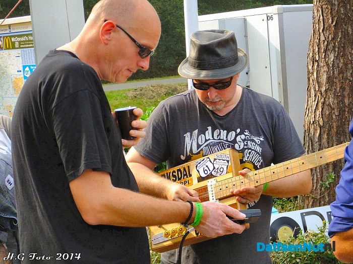 1e cigarbox guitar festival een succes. - Foto: H.G. Foto