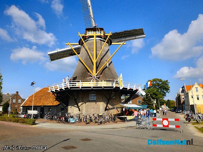 Ruime belangstelling voor Dalfser monumenten. - Foto: H.G. Foto