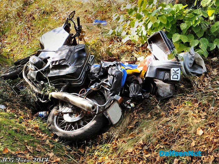 Deense motorrijder hard onderuit. - Foto: H.G. Foto